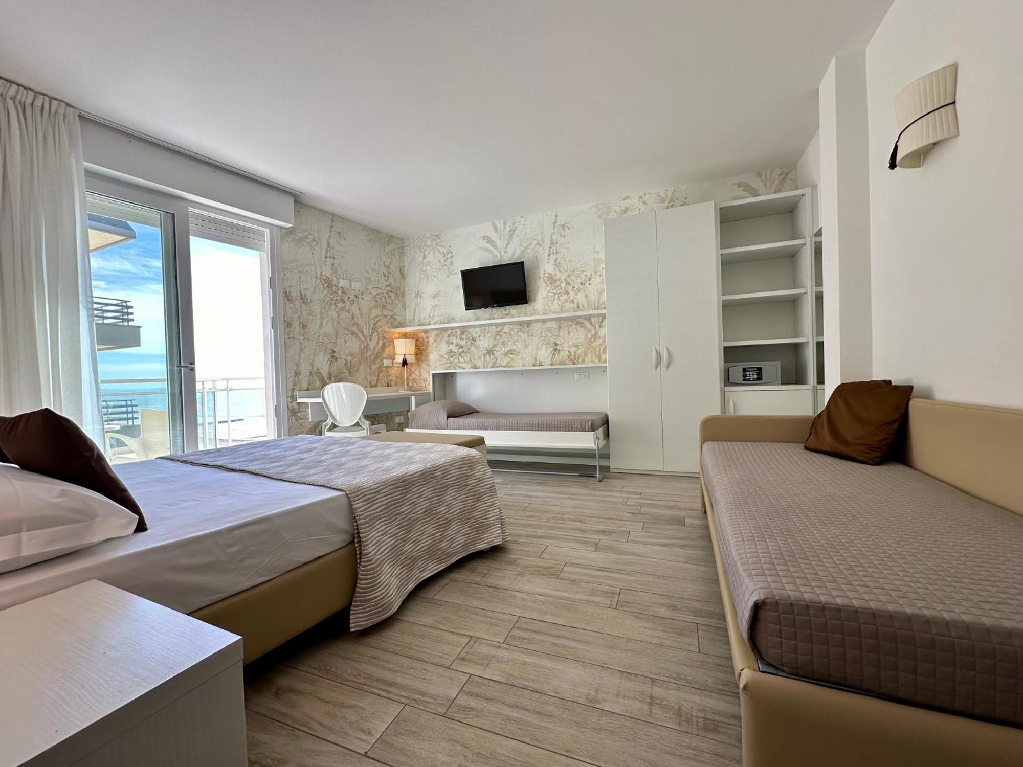 Hotel Nizza Frontemare Superior 3 Stelle 3*
