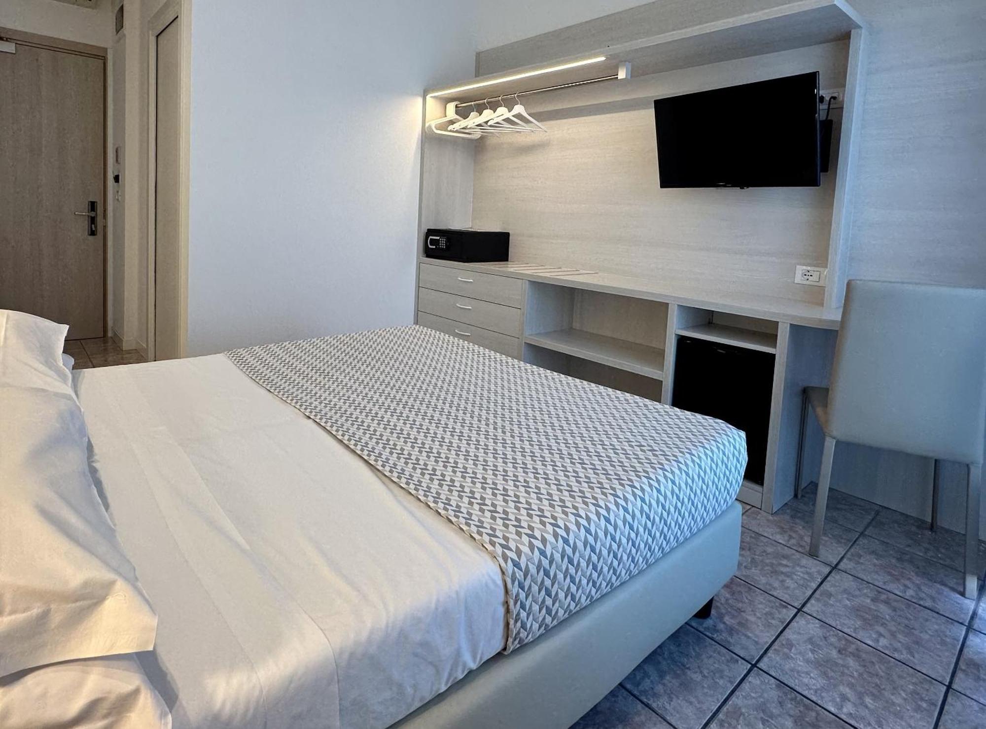 Hotel Nizza Frontemare 3*