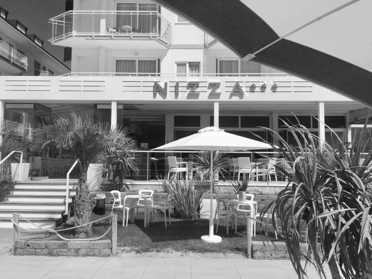 Nizza Frontemare Superior 3 Stelle Hotel