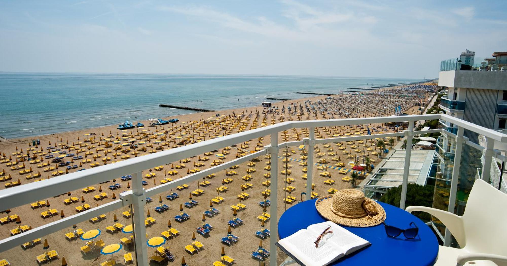 Hotel Nizza Frontemare 3*