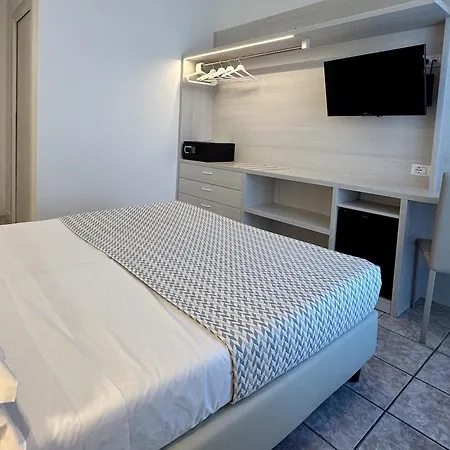 Hotel Nizza Frontemare 3*